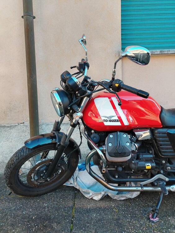 Moto Guzzi V7 II Special (2015 - 17) (5)