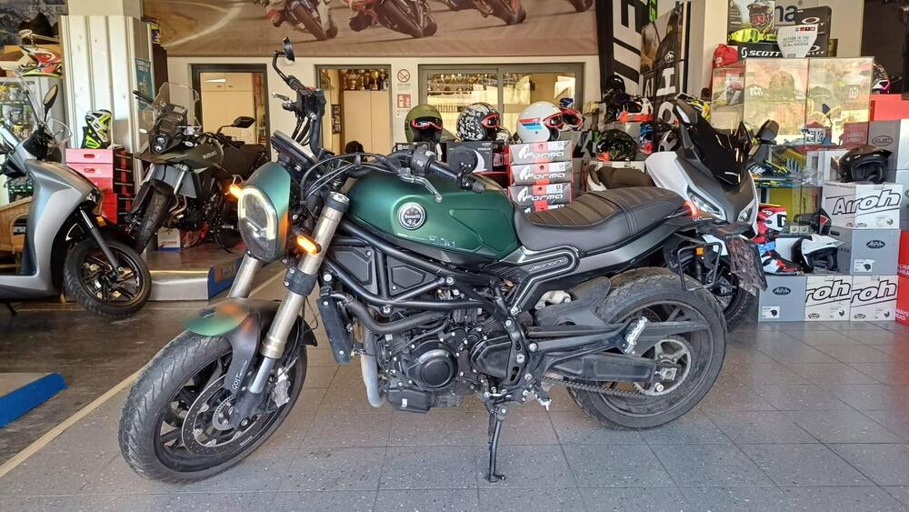 Benelli Leoncino 800 (2022 - 25)