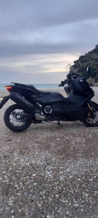 Yamaha T-Max 560 (2022 - 24) (2)