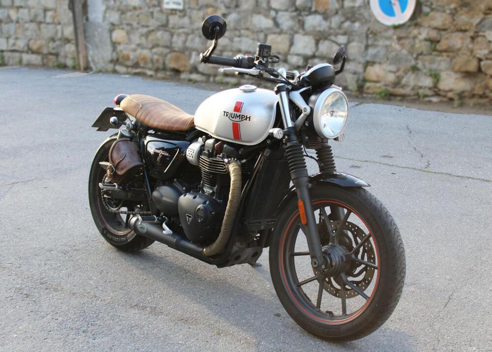 Triumph Street Twin 900 (2016) (3)