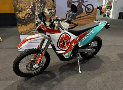 Kove a MBE 2025: arriva una nuova colorazione per la 450 Rally