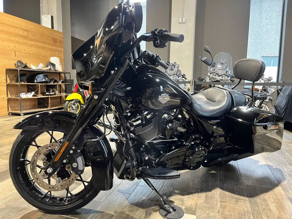 Harley-Davidson Street Glide Special (2021 - 23) (2)