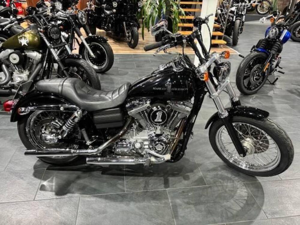 Harley-Davidson 1584 Super Glide Custom (2008 - 13) - FXDC (2)