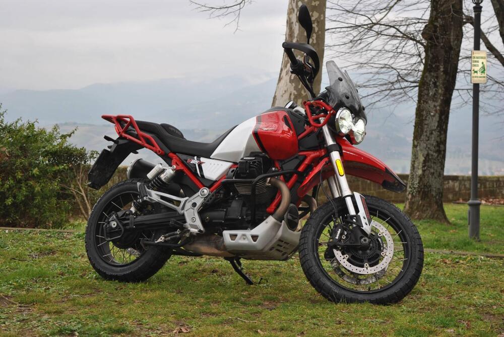 Moto Guzzi V85 TT Evocative Graphics (2021 - 23)