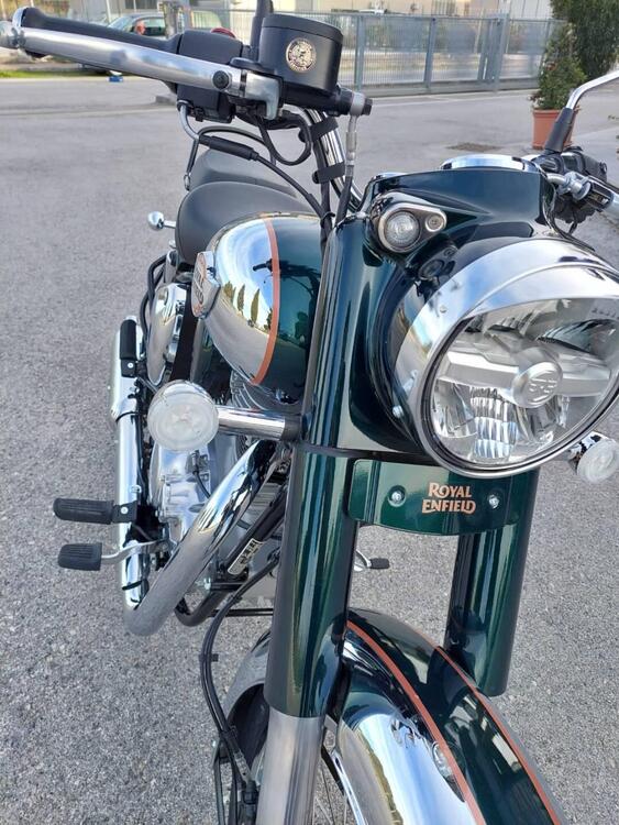 Royal Enfield Classic 350 (2021 - 25) (4)