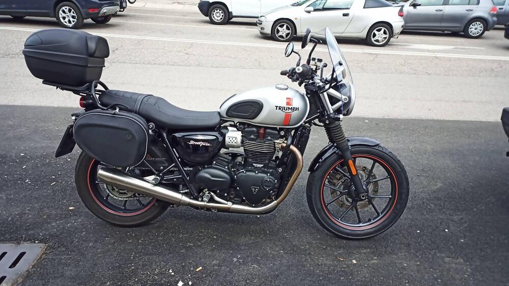 Triumph Street Twin 900 (2016)