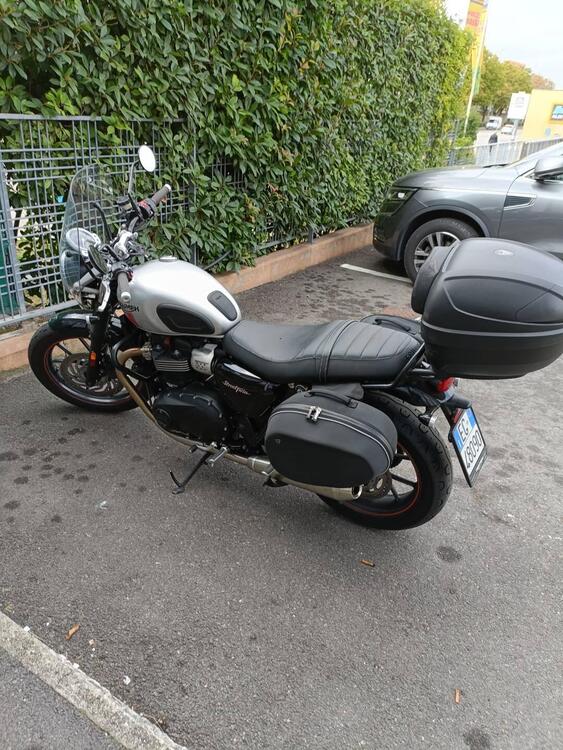 Triumph Street Twin 900 (2016) (4)