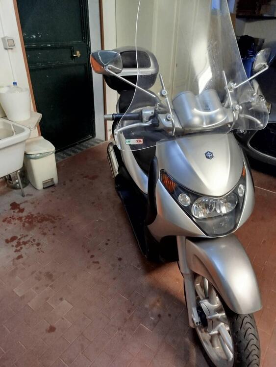 Piaggio Beverly 200 (2002 - 03) (2)