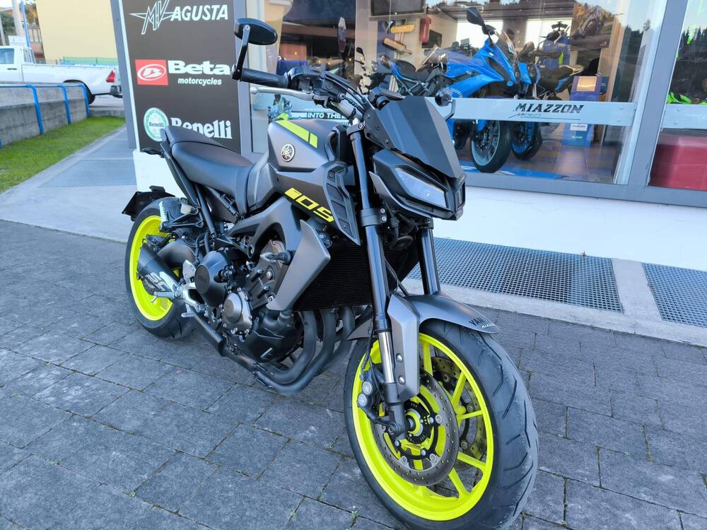 Yamaha MT-09 (2017 - 20) (2)