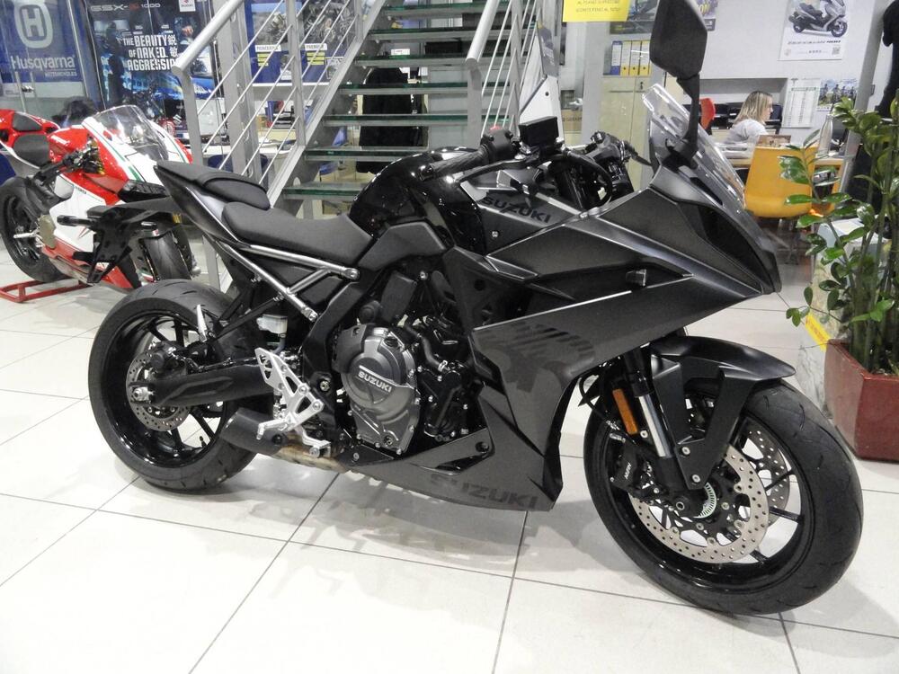 Suzuki GSX-8R (2024 - 25)