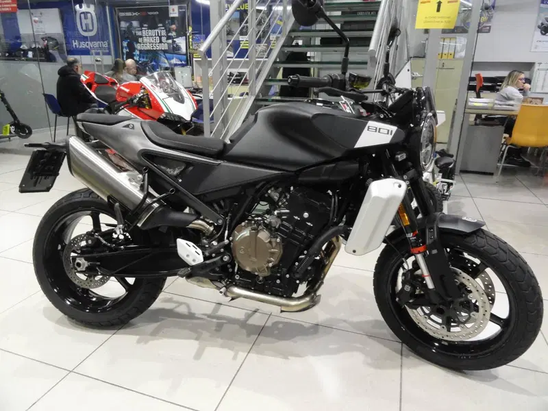 Husqvarna Svartpilen 801 (2024 - 26)