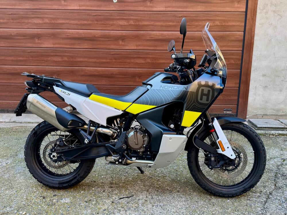 Husqvarna Norden 901 (2022 - 25)