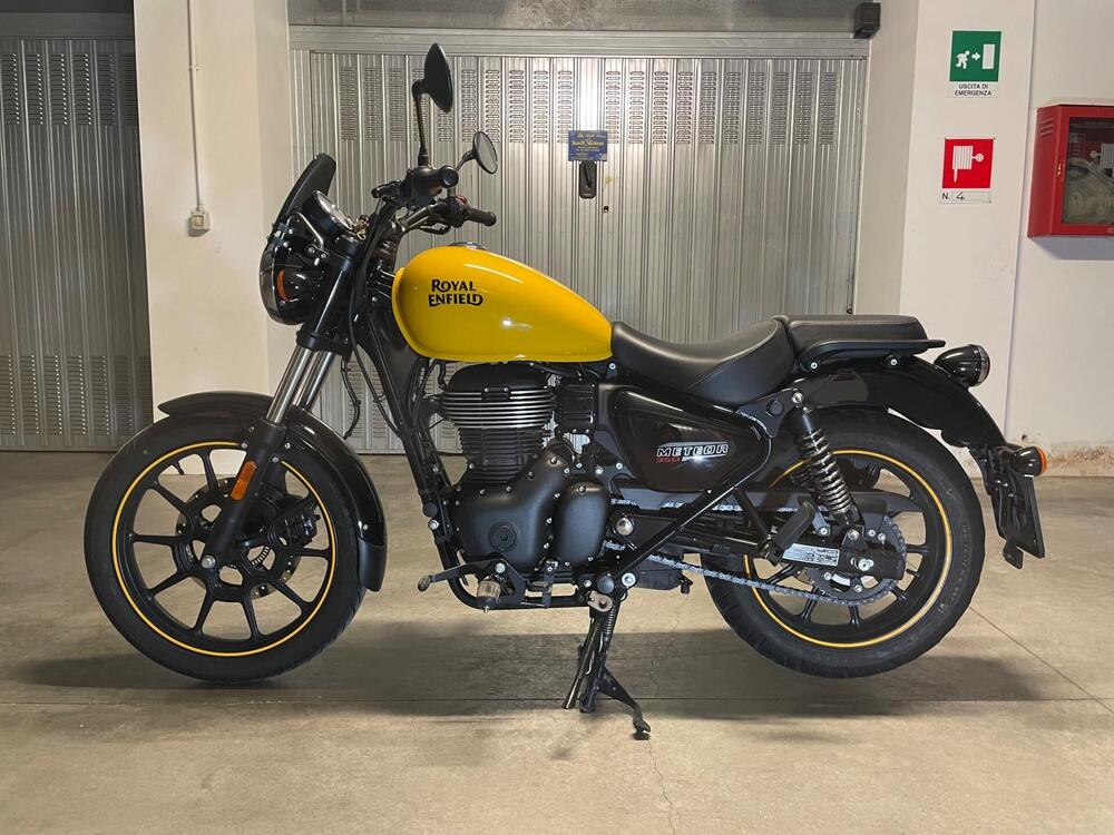 Royal Enfield Meteor 350 Fireball (2021 - 25)