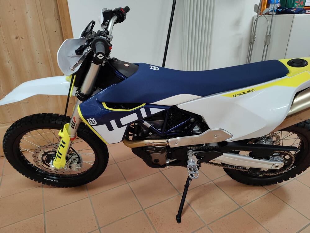 Husqvarna 701 Enduro (2023 - 25) (2)