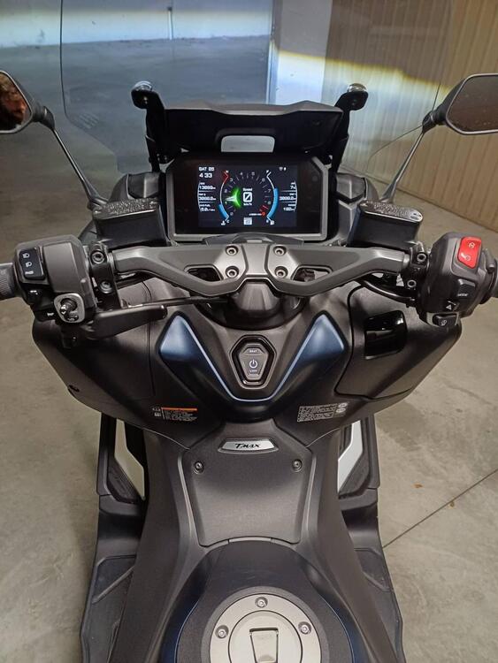 Yamaha T-Max 560 (2022 - 24) (5)