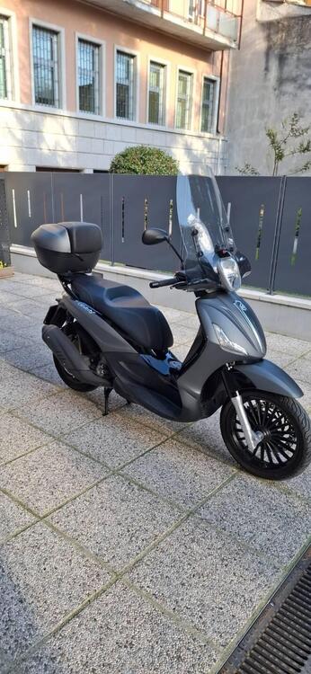 Piaggio Beverly 300 i.e. ABS-ASR (2016 - 20) (2)