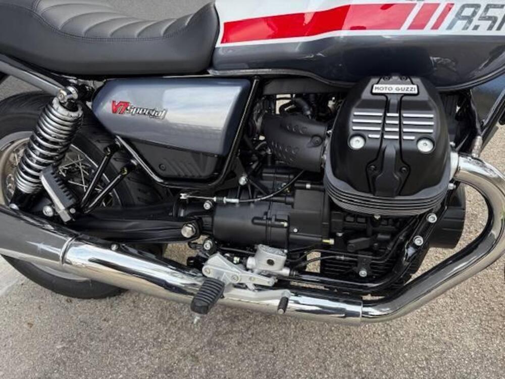 Moto Guzzi V7 Special (2021 - 24) (4)