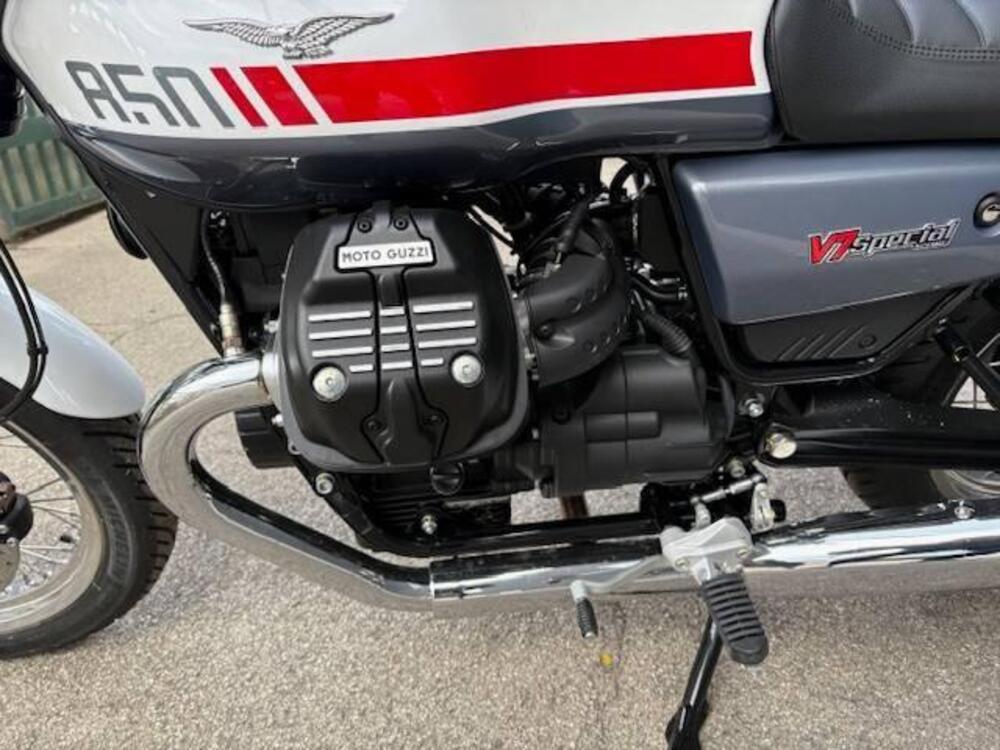 Moto Guzzi V7 Special (2021 - 24) (5)