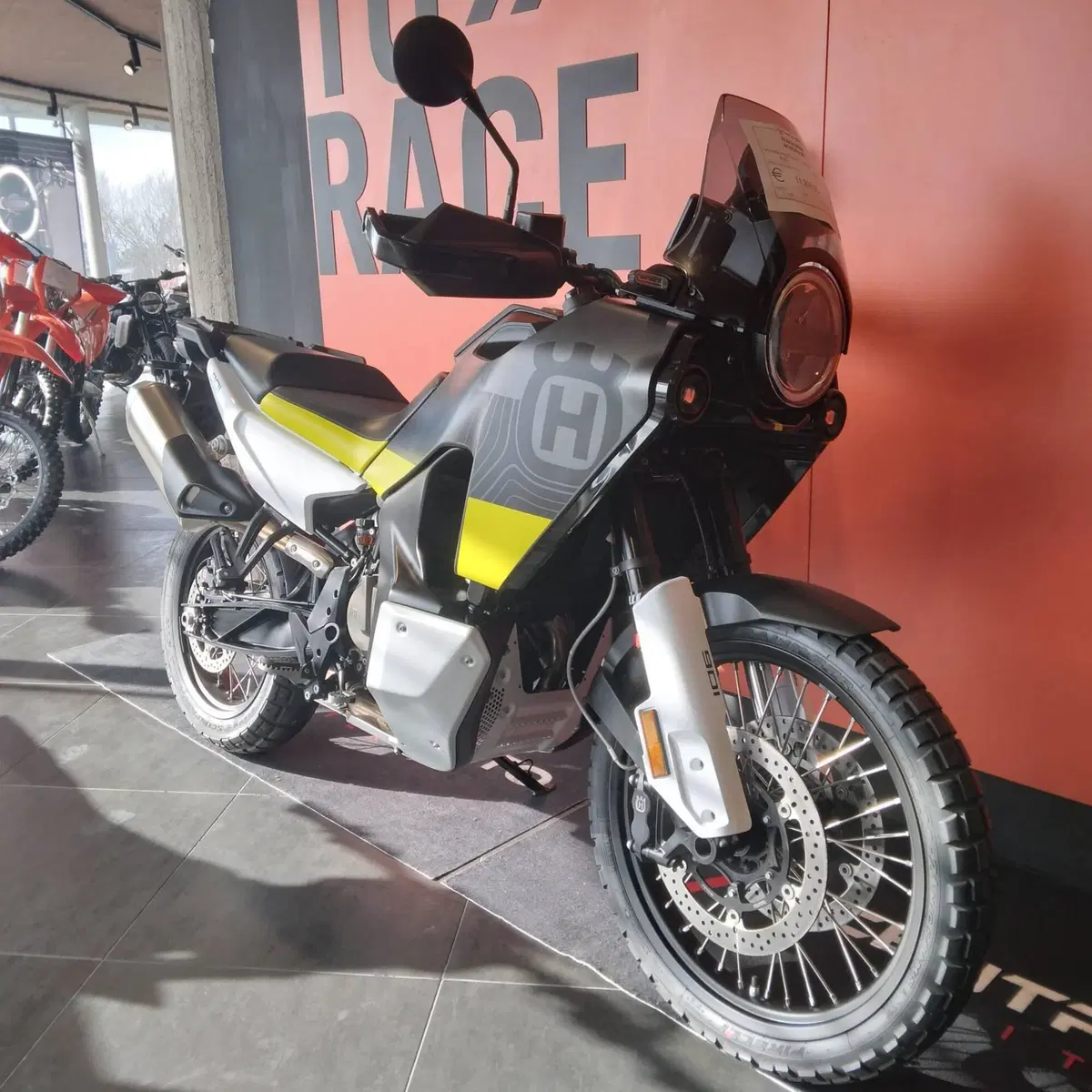 Husqvarna Norden 901 (2022 - 26) (7)
