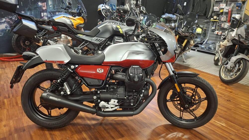 Moto Guzzi V7 Stone Corsa (2023 - 25)