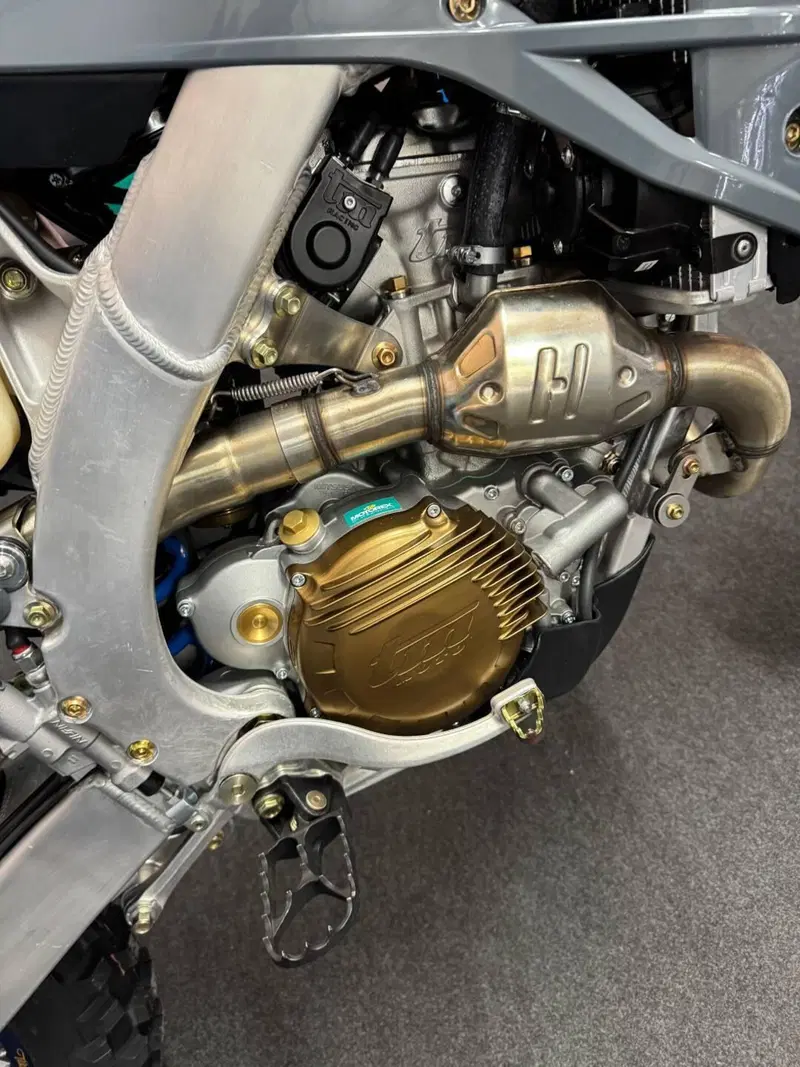 Tm Moto EN 300 ES Fi 4T (2026) (6)