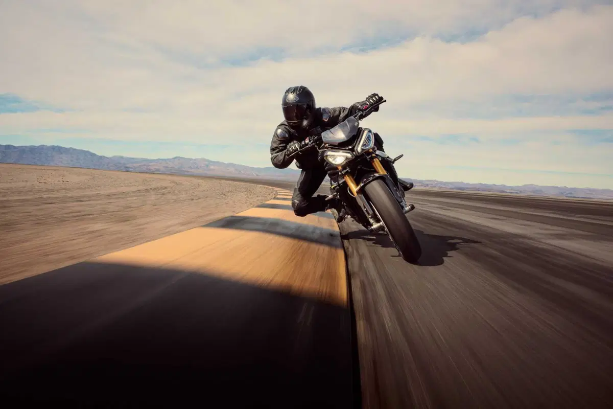 Triumph Speed Triple 1200 RS 2025: la più potente, tecnologica e affilata di sempre. Ecco come cambia [VIDEO e GALLERY] (5)