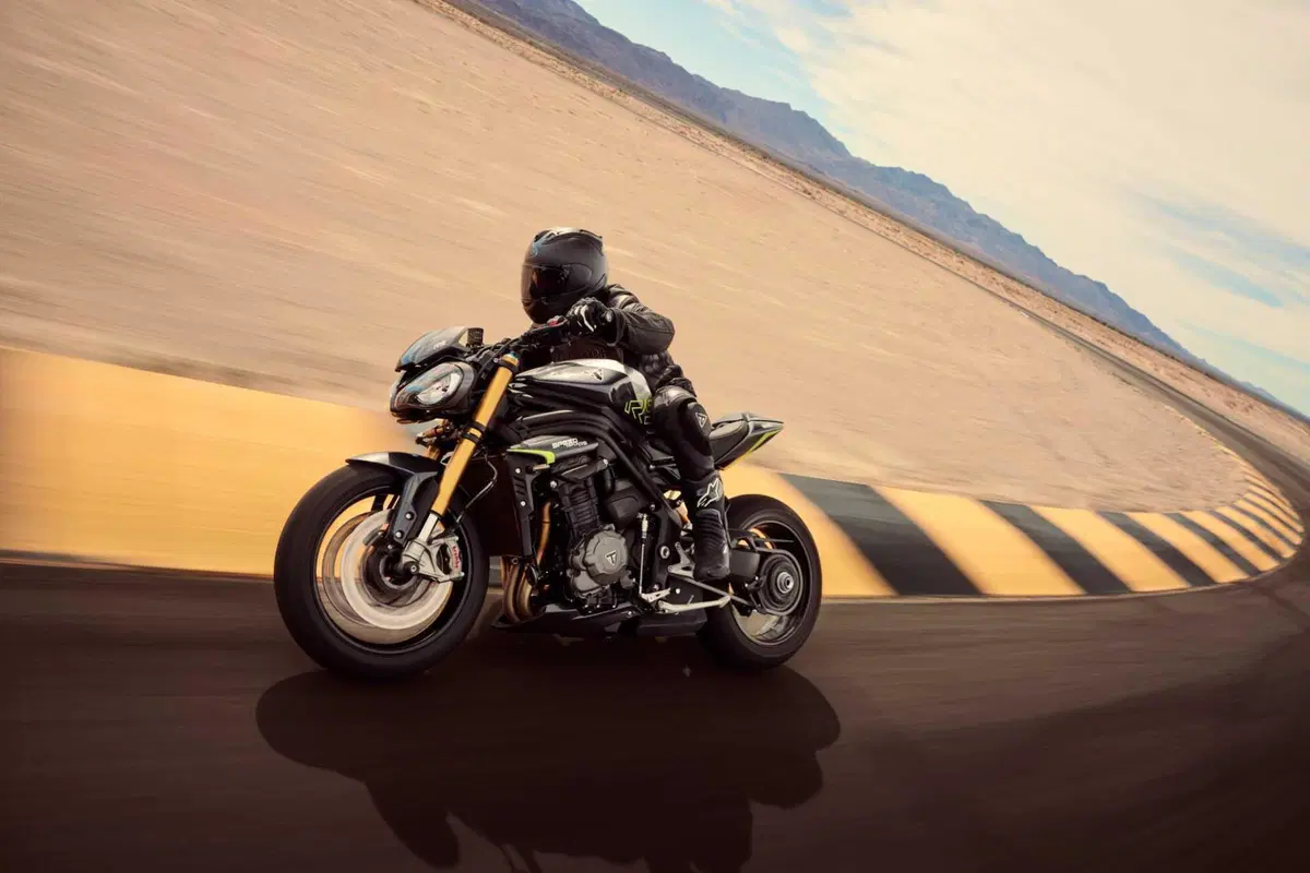 Triumph Speed Triple 1200 RS 2025: la più potente, tecnologica e affilata di sempre. Ecco come cambia [VIDEO e GALLERY] (8)