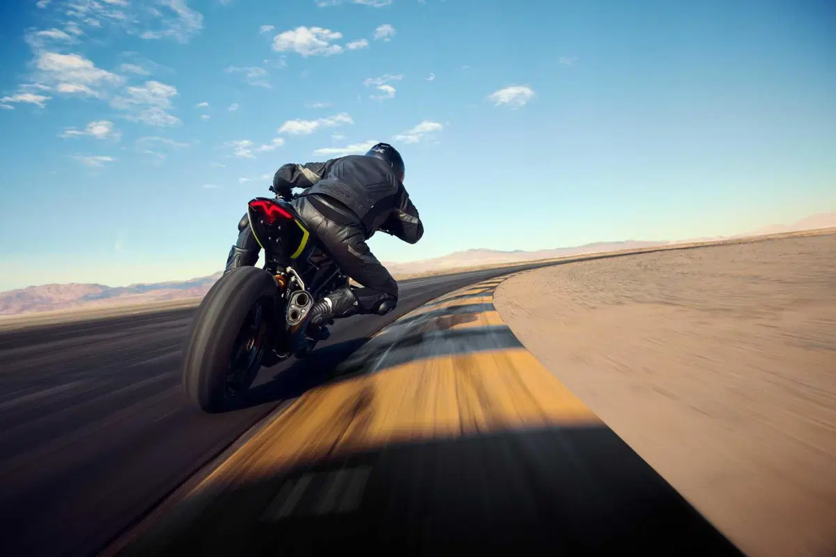 Triumph Speed Triple 1200 RS 2025: la più potente, tecnologica e affilata di sempre. Ecco come cambia [VIDEO e GALLERY] (14)