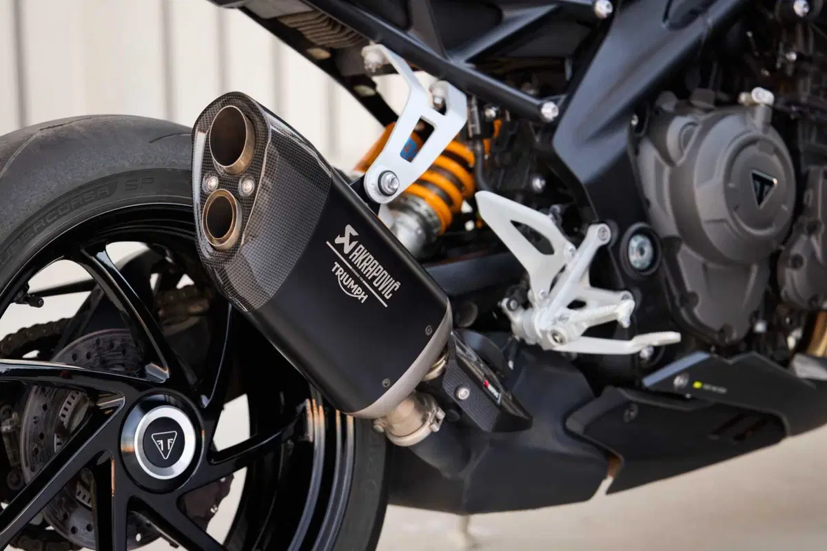Triumph Speed Triple 1200 RS 2025: la più potente, tecnologica e affilata di sempre. Ecco come cambia [VIDEO e GALLERY] (24)