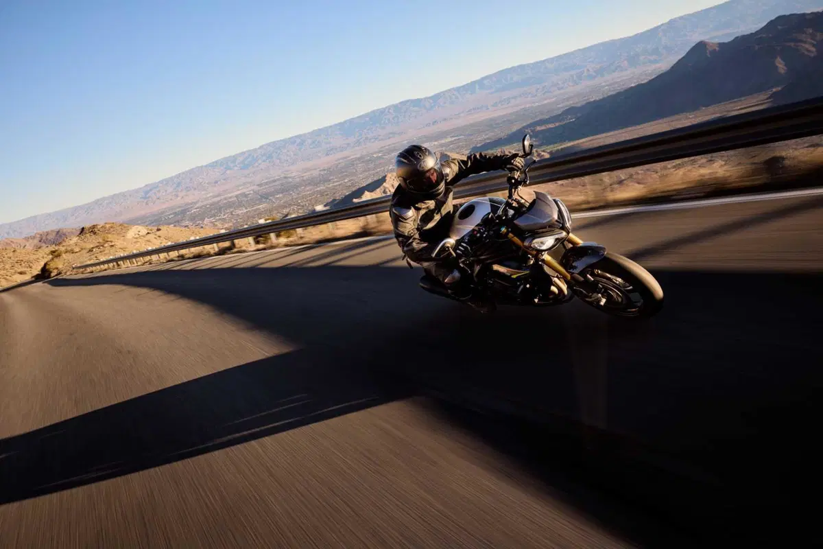 Triumph Speed Triple 1200 RS 2025: la più potente, tecnologica e affilata di sempre. Ecco come cambia [VIDEO e GALLERY] (16)