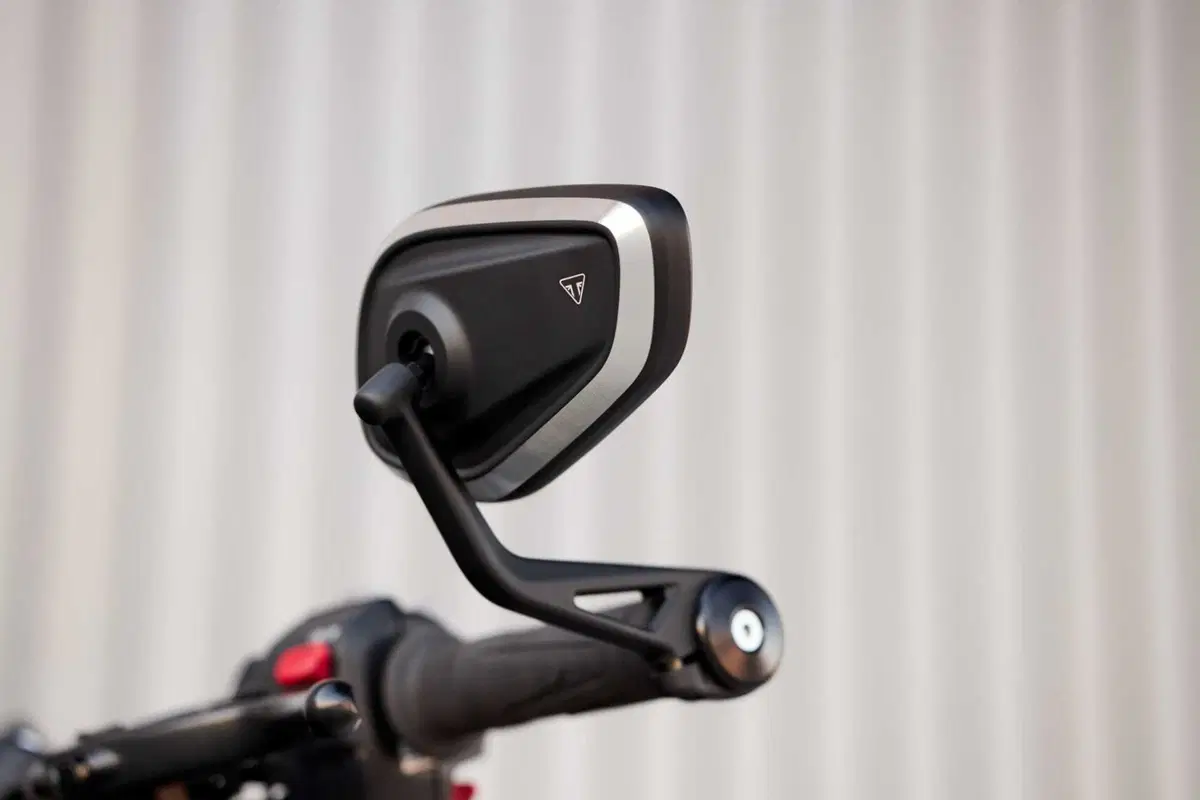 Triumph Speed Triple 1200 RS 2025: la più potente, tecnologica e affilata di sempre. Ecco come cambia [VIDEO e GALLERY] (19)