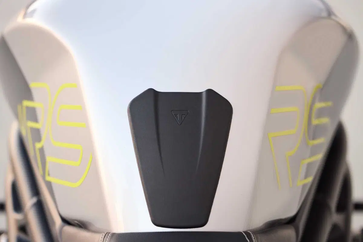 Triumph Speed Triple 1200 RS 2025: la più potente, tecnologica e affilata di sempre. Ecco come cambia [VIDEO e GALLERY] (22)