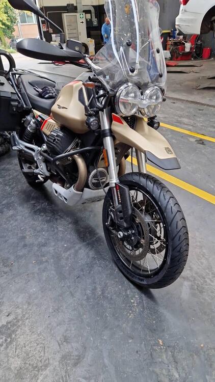 Moto Guzzi V85 TT Travel (2021 - 23)