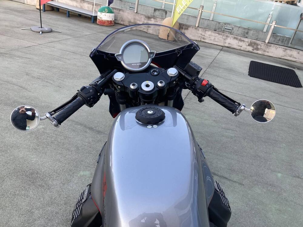 Moto Guzzi V7 Stone Corsa (2023 - 25) (2)