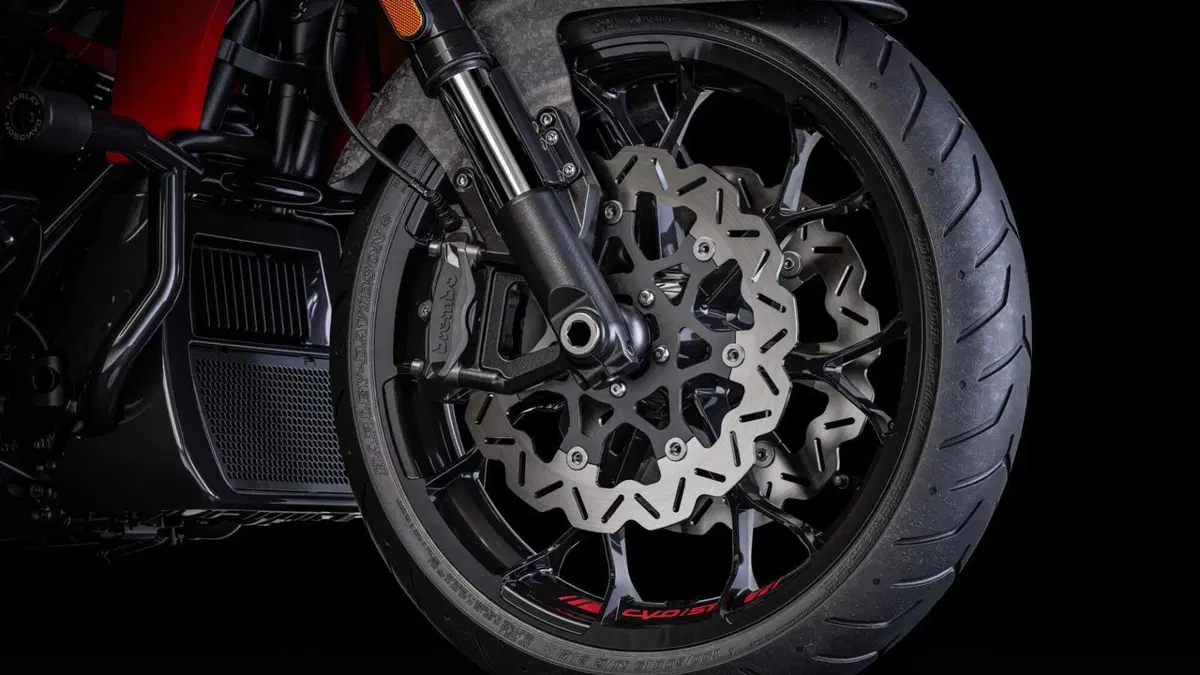 Harley-Davidson CVO - Custom Vehicle Operations CVO Road Glide ST (2025) (9)