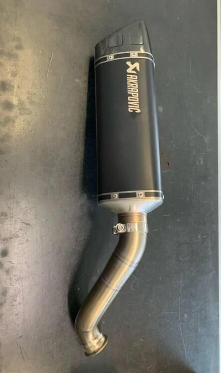 Terminale Akrapovic Hsq Svart 701