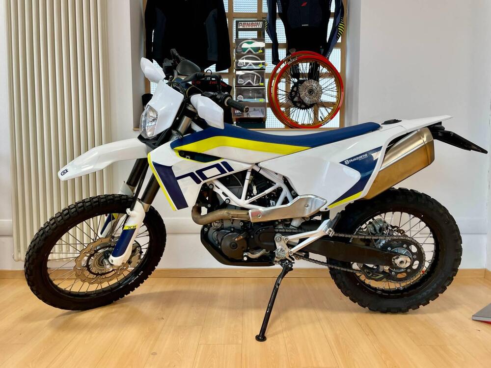 Husqvarna 701 Enduro (2017 - 19) (4)