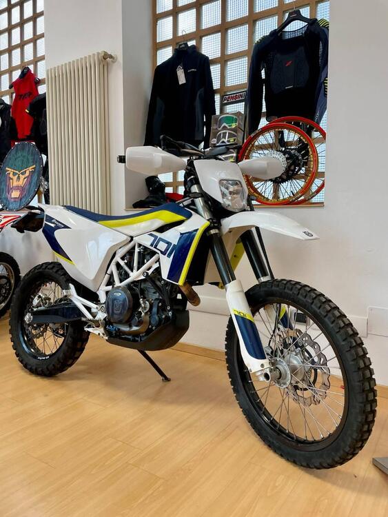 Husqvarna 701 Enduro (2017 - 19) (2)