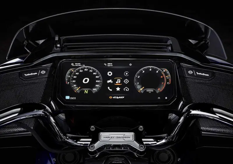 Harley-Davidson CVO - Custom Vehicle Operations CVO Road Glide (2025 - 26) (8)