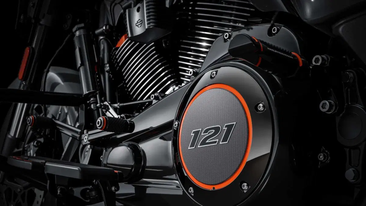 Harley-Davidson CVO - Custom Vehicle Operations CVO Street Glide (2025) (9)