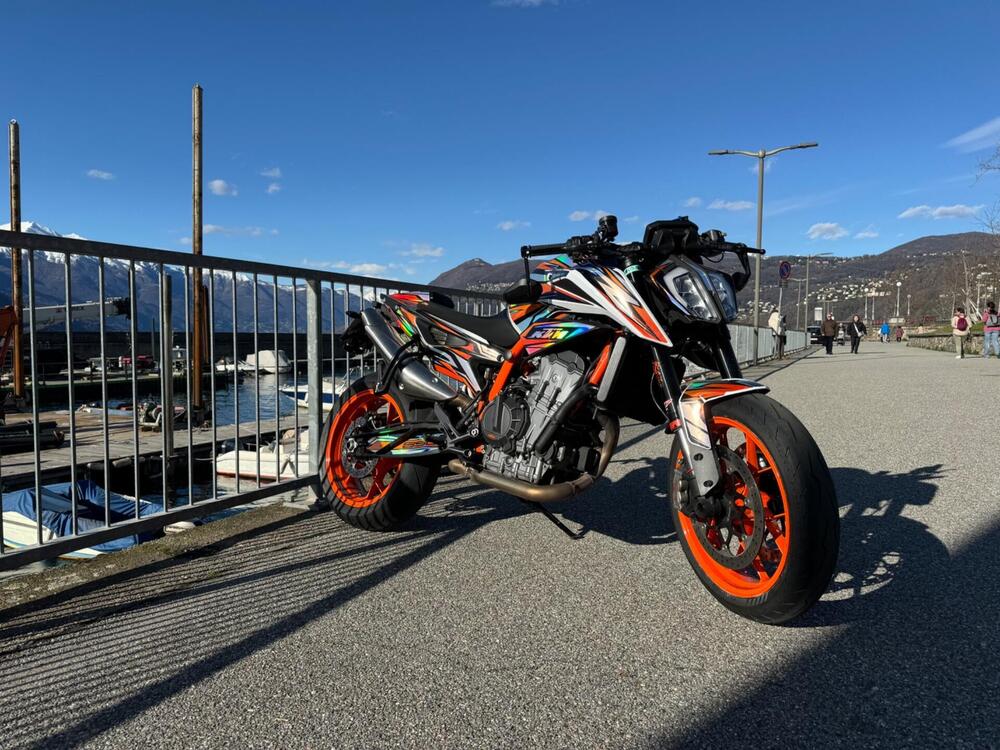 KTM 890 Duke R (2021) (3)