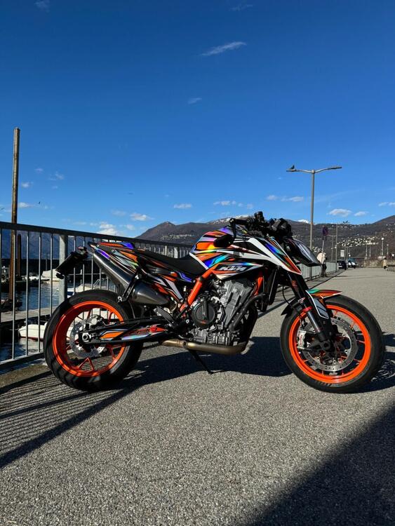 KTM 890 Duke R (2021) (4)