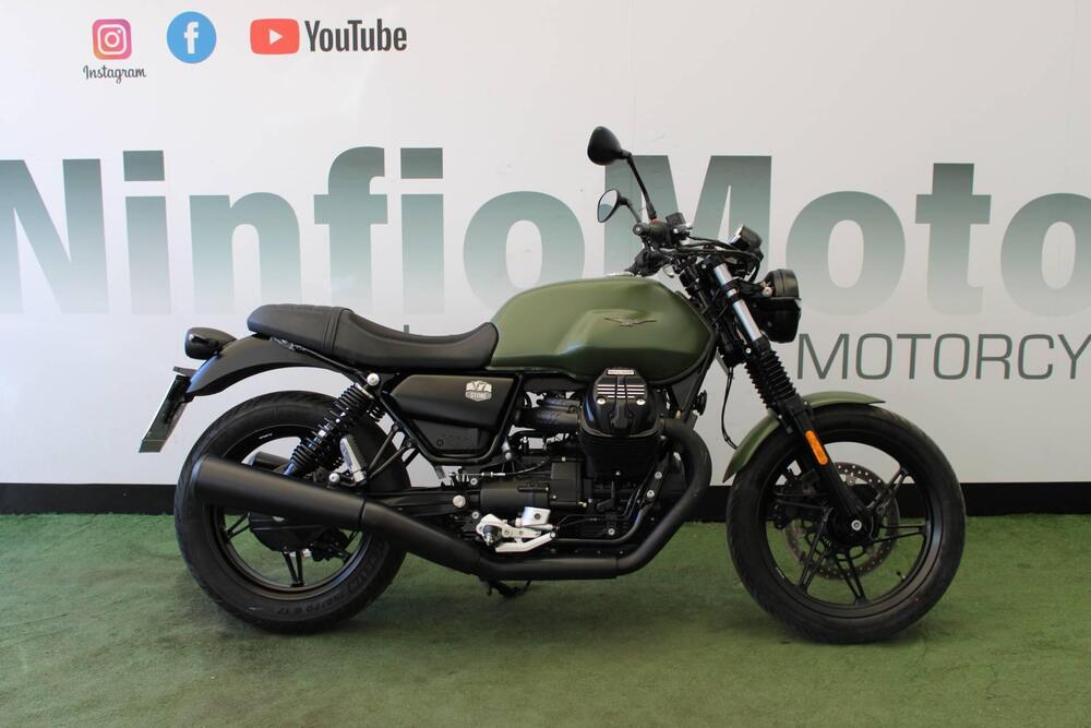 Moto Guzzi V7 Stone (2021 - 25)