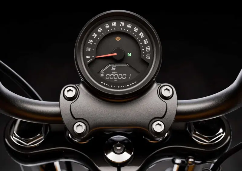Harley-Davidson Softail-Cruiser Street Bob 117 (2025 - 26) (12)