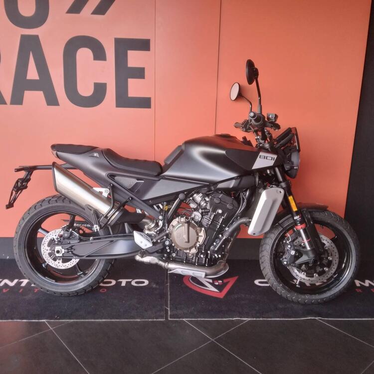 Husqvarna Svartpilen 801 (2024 - 25)