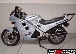 Honda VFR 750 d'epoca