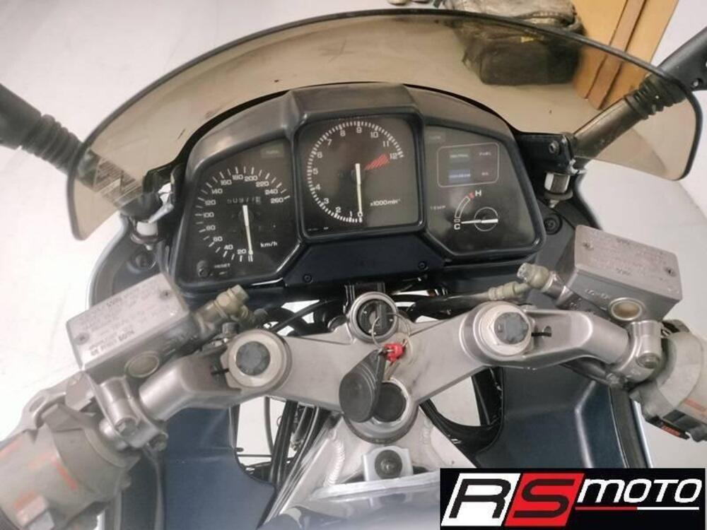 Honda VFR 750 (4)