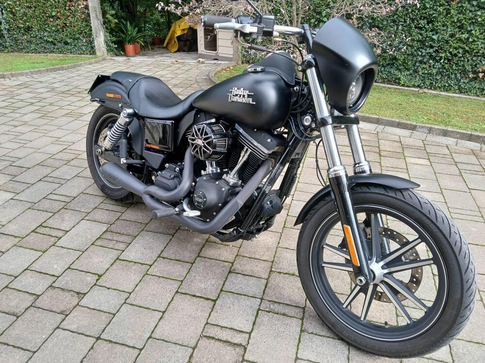 Harley-Davidson 1690 Street Bob Special (2015 - 16) - FXDB