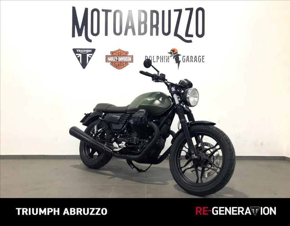 Moto Guzzi V7 III Stone (2017 - 20) (2)