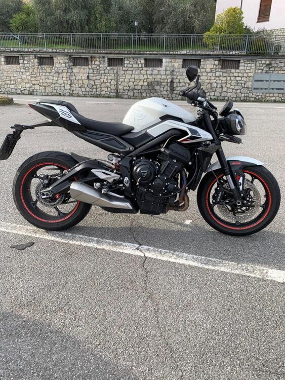 Triumph Street Triple 765 R (2023 - 25) (2)